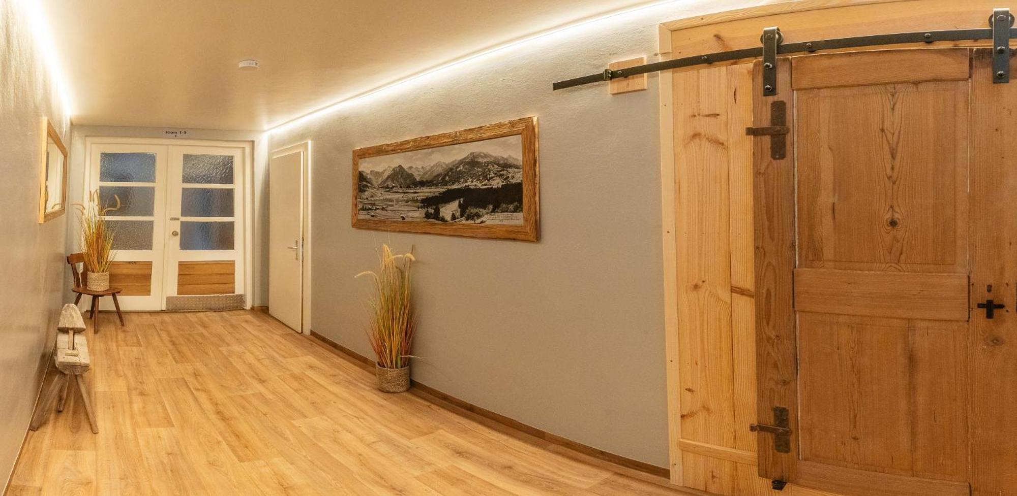 Hostel - Ron'S Guesthouse Оберстдорф Екстериор снимка