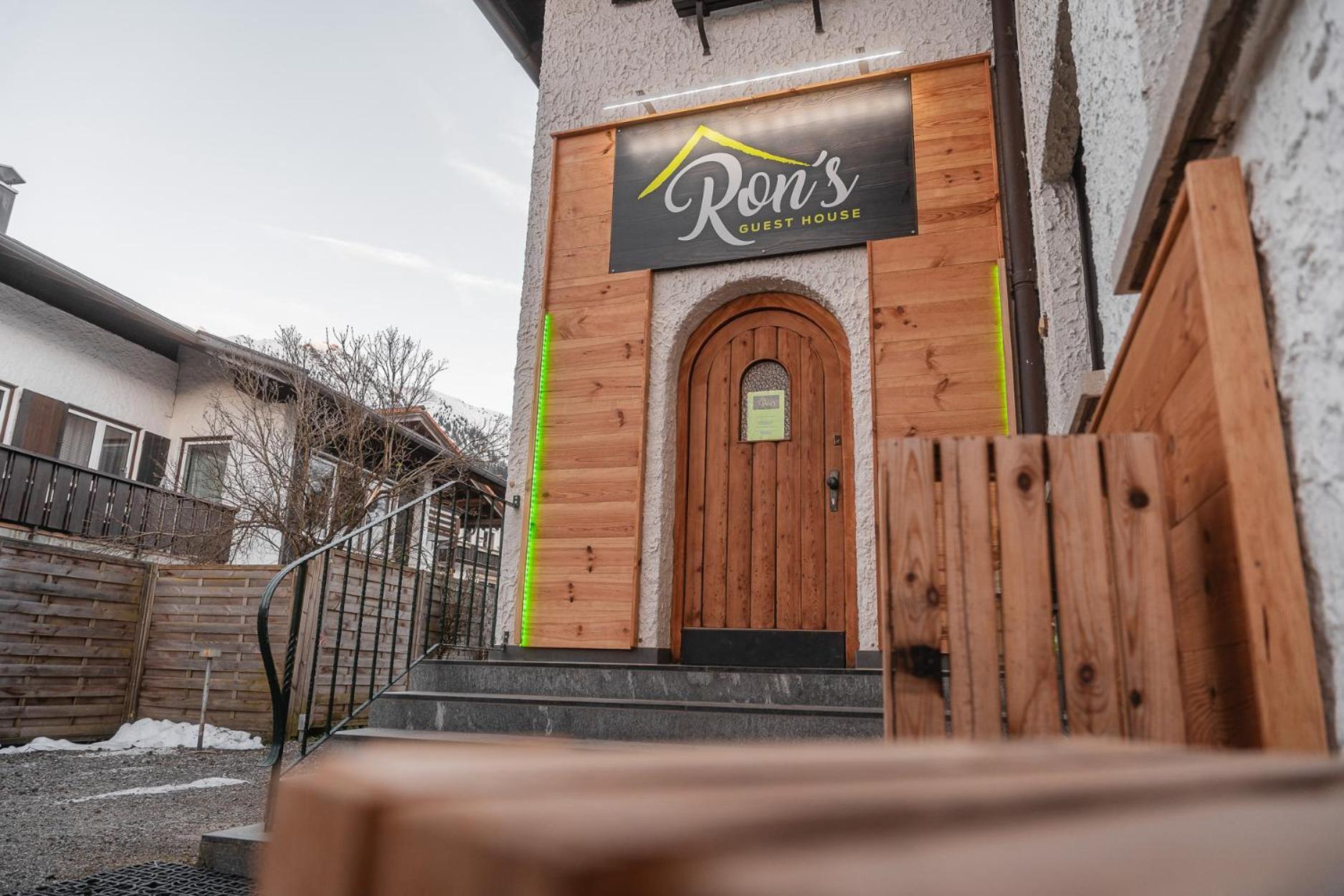 Hostel - Ron'S Guesthouse Оберстдорф Екстериор снимка