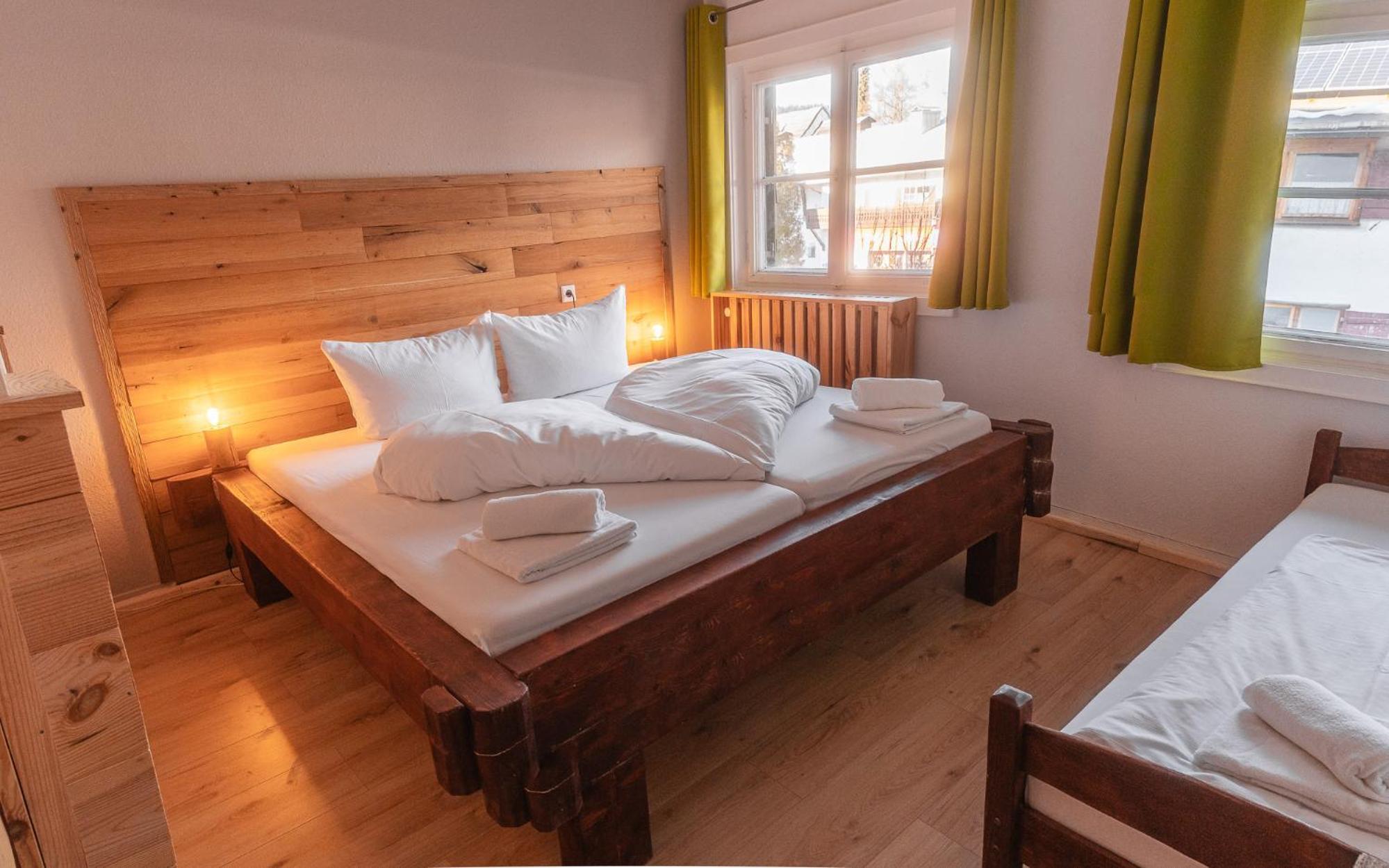 Hostel - Ron'S Guesthouse Оберстдорф Екстериор снимка